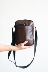 Чоловіча сумка через плече Persona екошкіра коричневий глянець